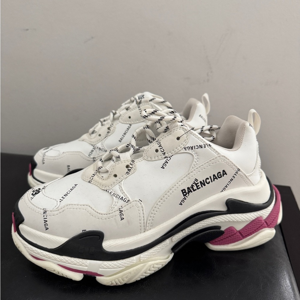 Balenciaga White and Pink Sneakers - Picture 2 of 9